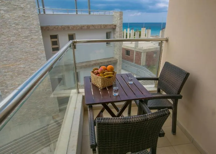 Lasonos Asimi - Luxury 3 Bedroom - Communal Pool Protaras