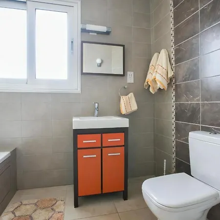 Lasonos Asimi - Luxury 3 Bedroom - With Communal Pool On Fig Tree Bay