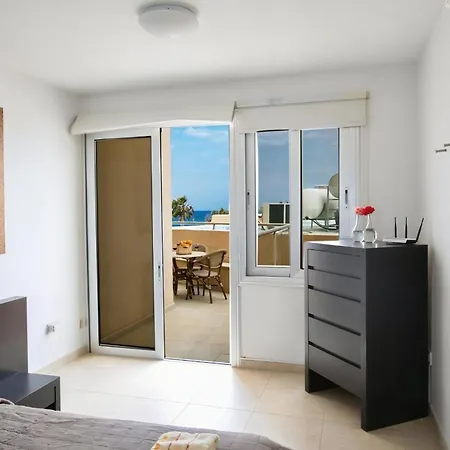 Apartment Lasonos Asimi - Luxury 3 Bedroom - With Communal Pool On Fig Tree Bay Protaras