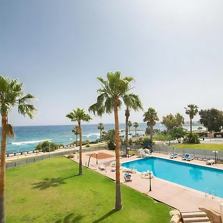Apartment Lasonos Asimi - Luxury 3 Bedroom - With Communal Pool On Fig Tree Bay Protaras