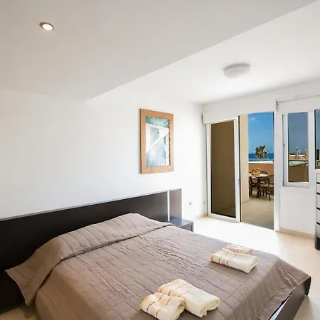 Lasonos Asimi - Luxury 3 Bedroom - With Communal Pool On Fig Tree Bay Apartment *