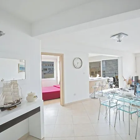 Lasonos Asimi - Luxury 3 Bedroom - With Communal Pool On Fig Tree Bay *