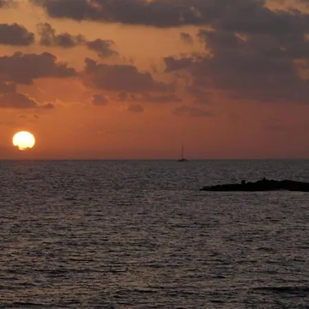 Appartement Lasonos Asimi - Luxury 3 Bedroom - Communal Pool *