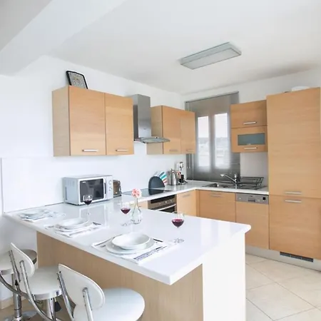 Lasonos Asimi - Luxury 3 Bedroom - Communal Pool *