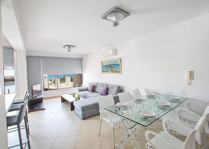 Lasonos Asimi - Luxury 3 Bedroom - Communal Pool Protaras