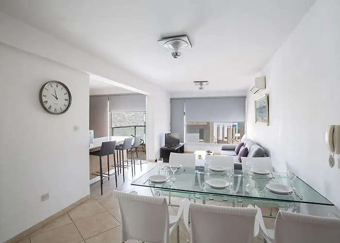 Lasonos Asimi - Luxury 3 Bedroom - Communal Pool * Protaras
